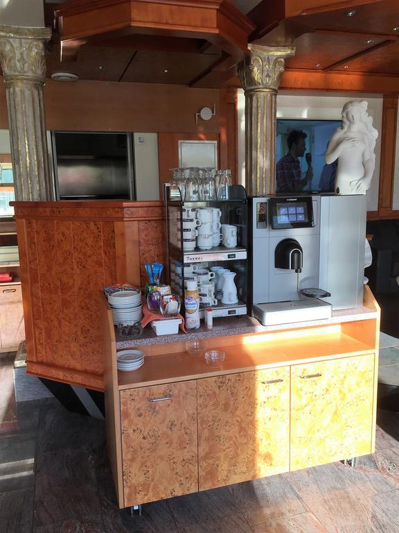 Roemerhof - Hotel With Self Check-In Brigerbad Esterno foto